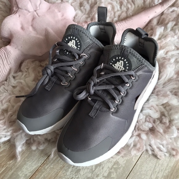 NWT Nike Huarache Run Ultra - Picture 3 of 7